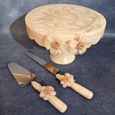 Raisin Cake Stand with Cake Server